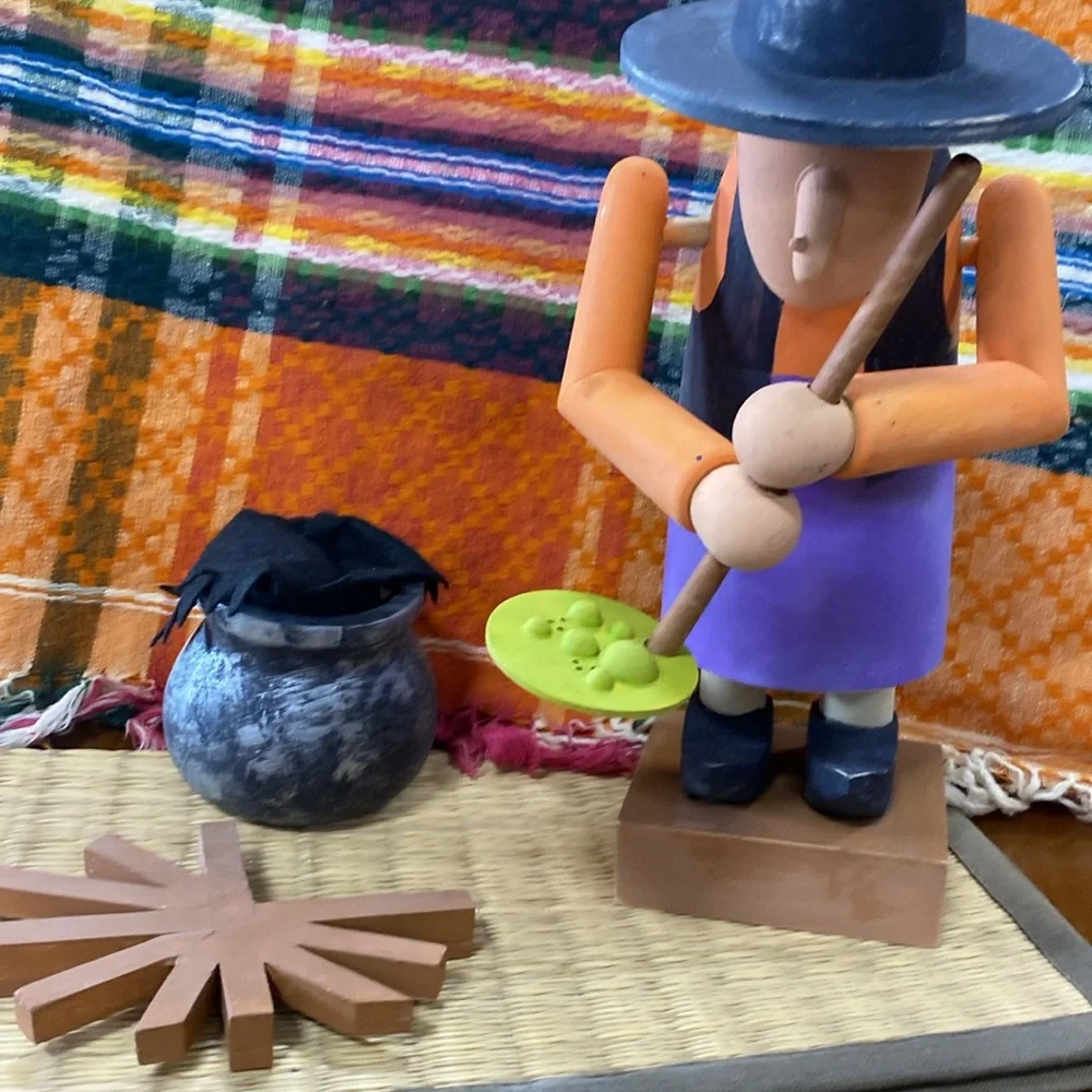 Witches Potion wood statue